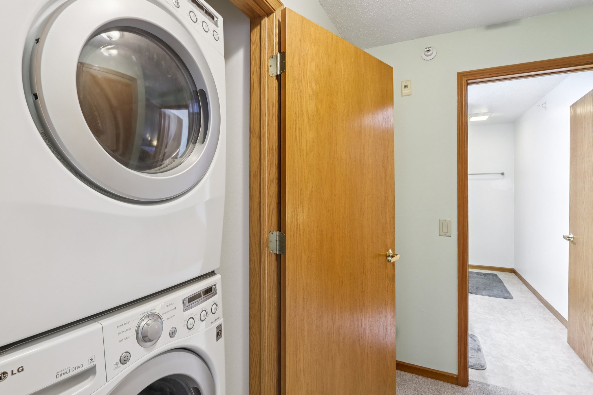 Mid Town Rd 301-S1911-022.jpg