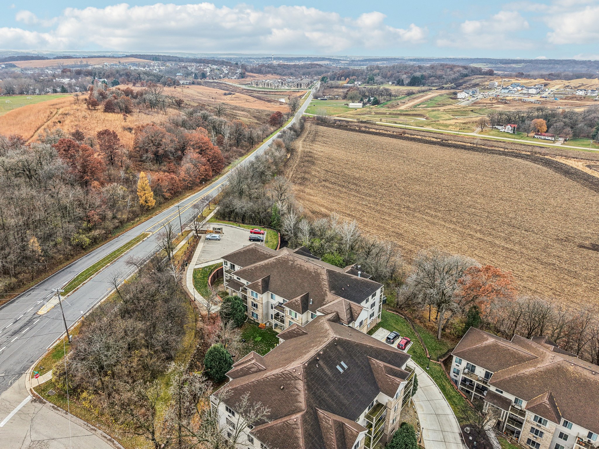 Mid Town Rd 301-S2011-1-011.jpg