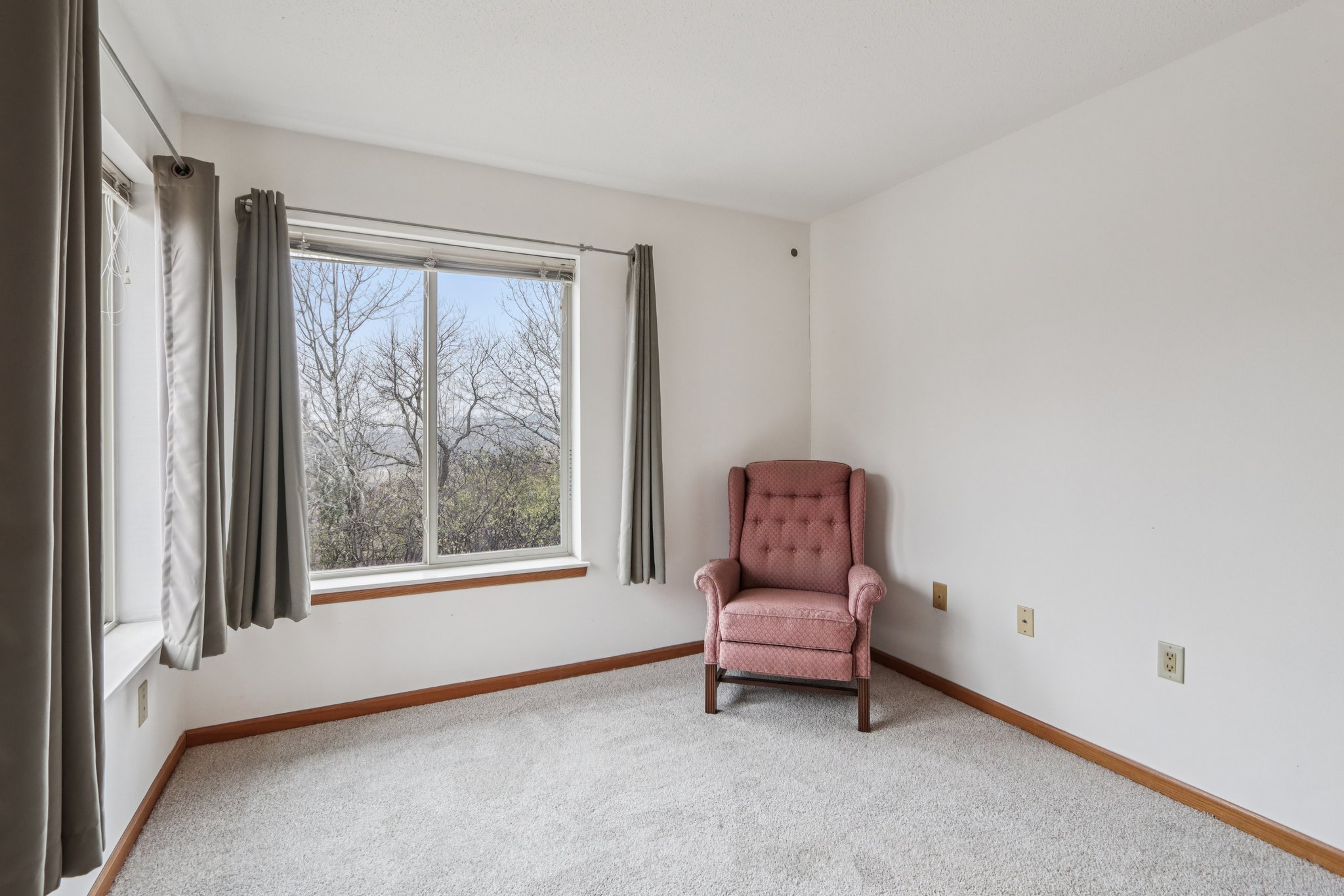 Mid Town Rd 301-S2111-002.jpg