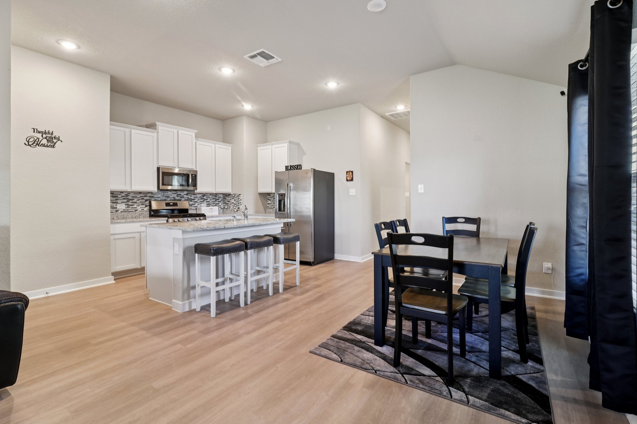 Littlefoot Ln-S1209-011.jpg