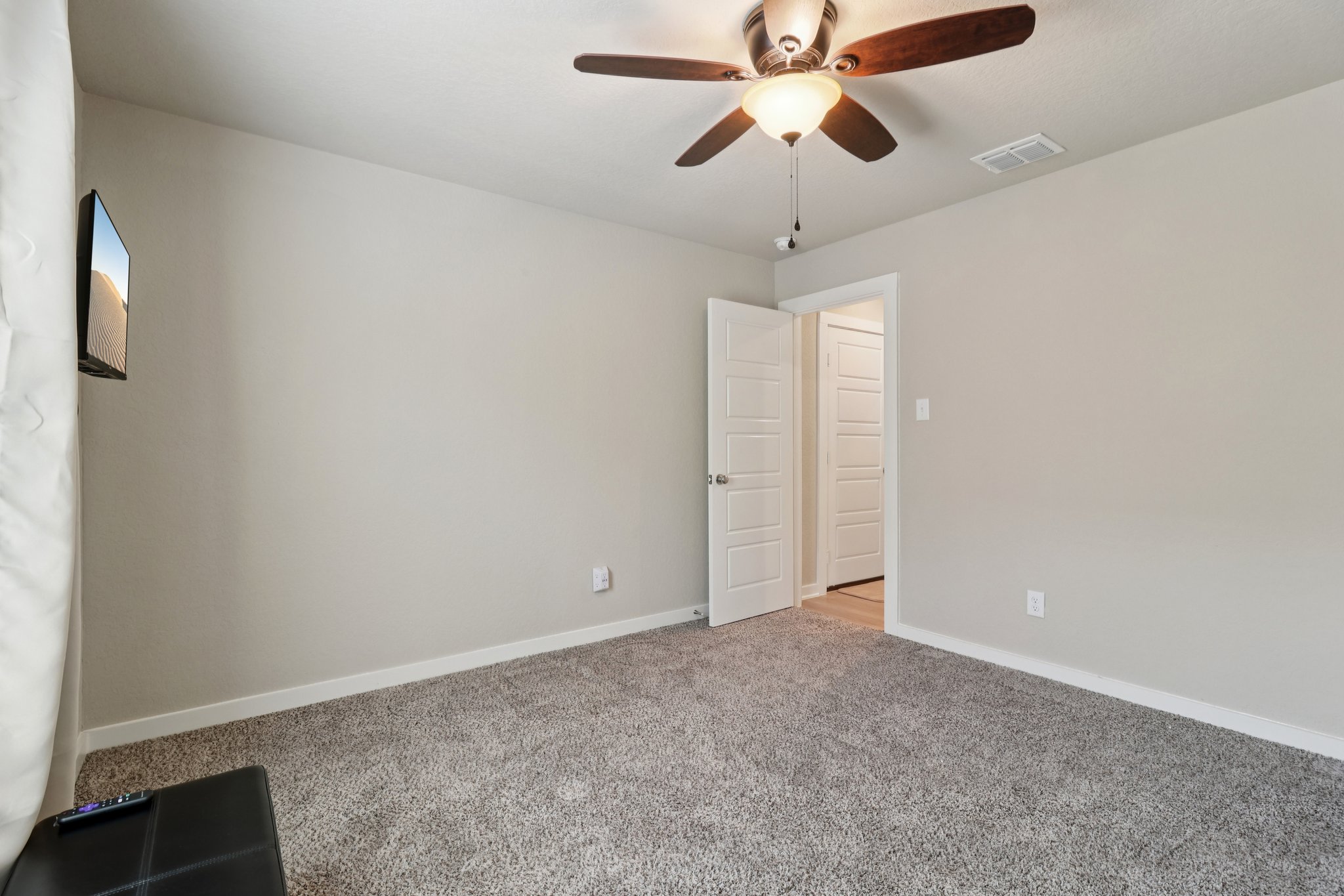 Littlefoot Ln-S1209-020.jpg