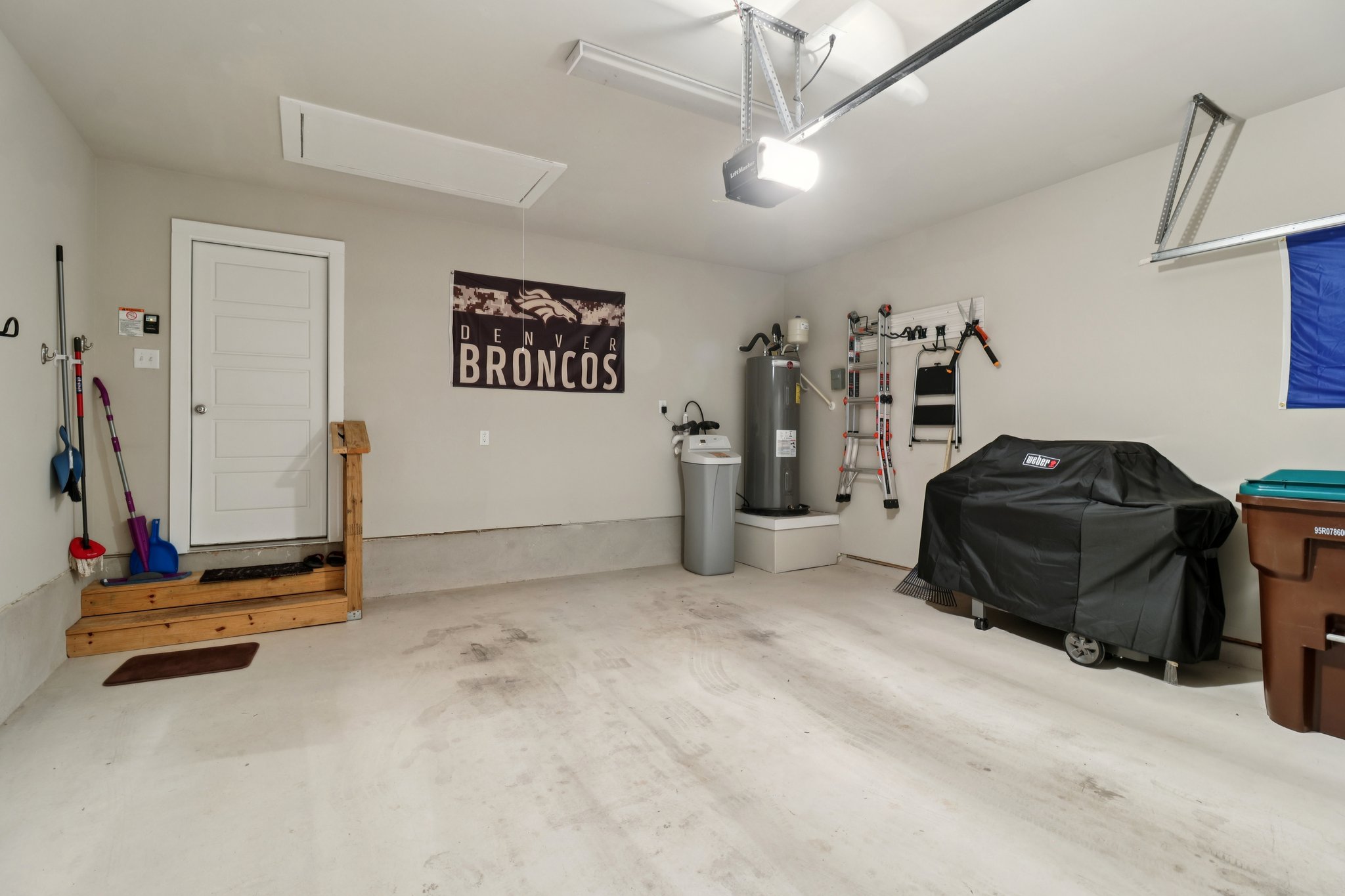 Littlefoot Ln-S1209-033.jpg