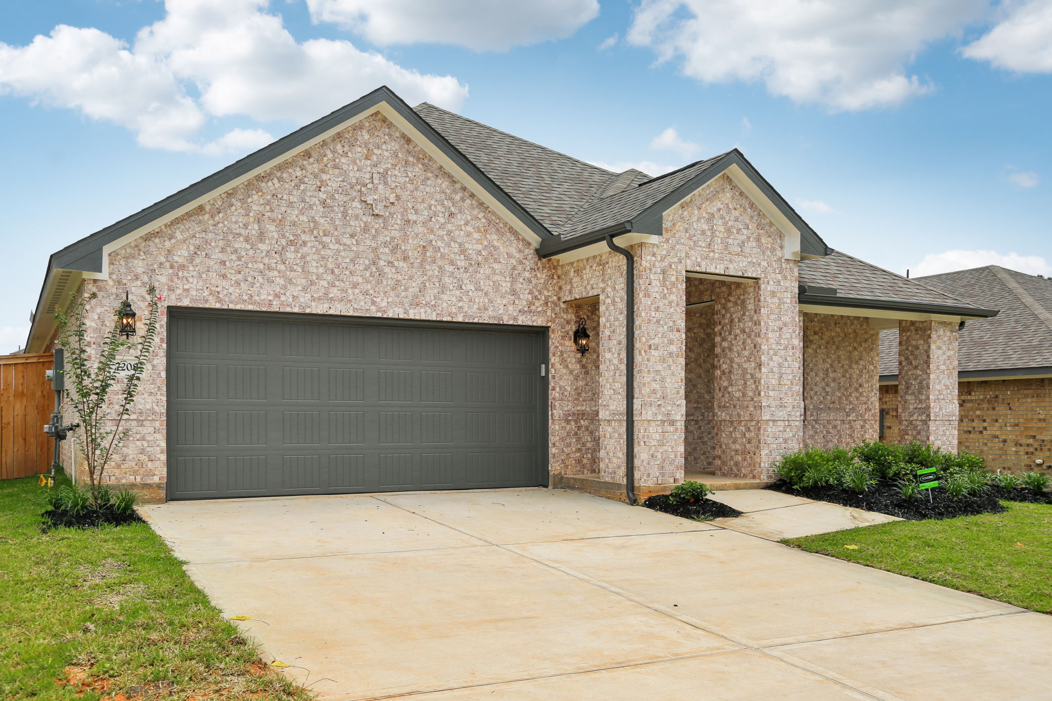 Houston - Montgomery Oaks - 7208 Overcup Oak Ct, Conroe, TX 77304 - 002