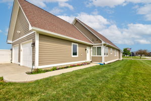  Photo 49