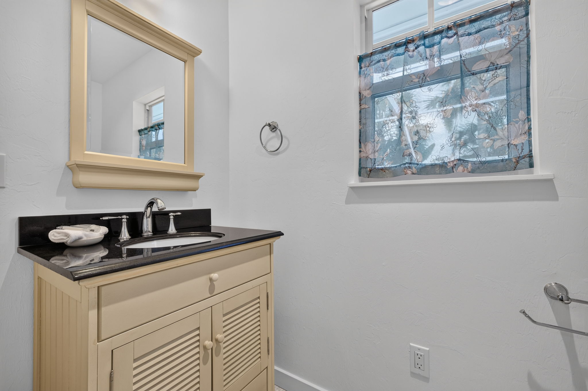 Guest Bathroom 1