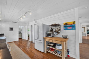 Kitchen 2 of 4