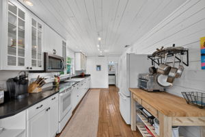 Kitchen 3 of 4