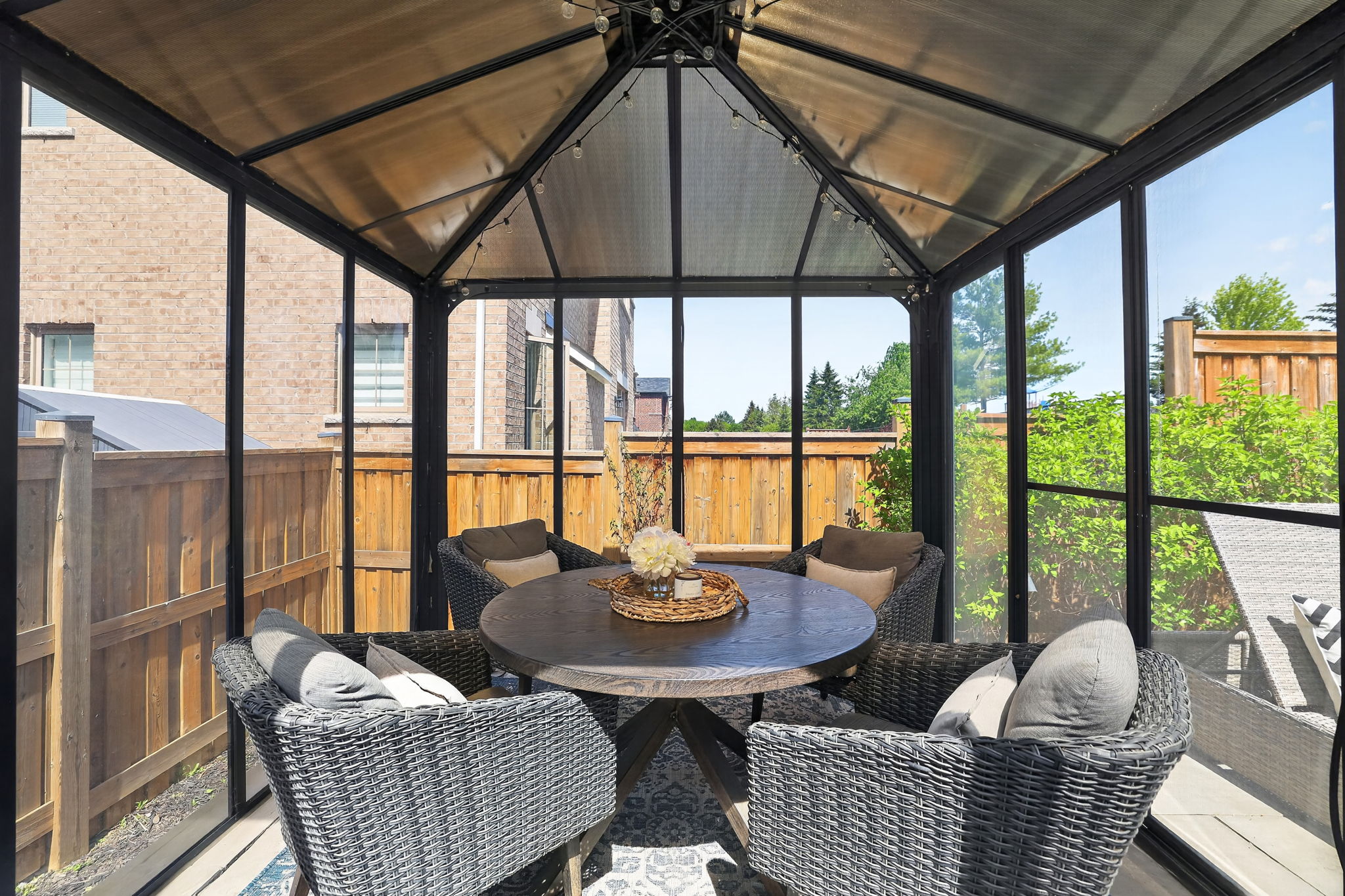  Photo 90
