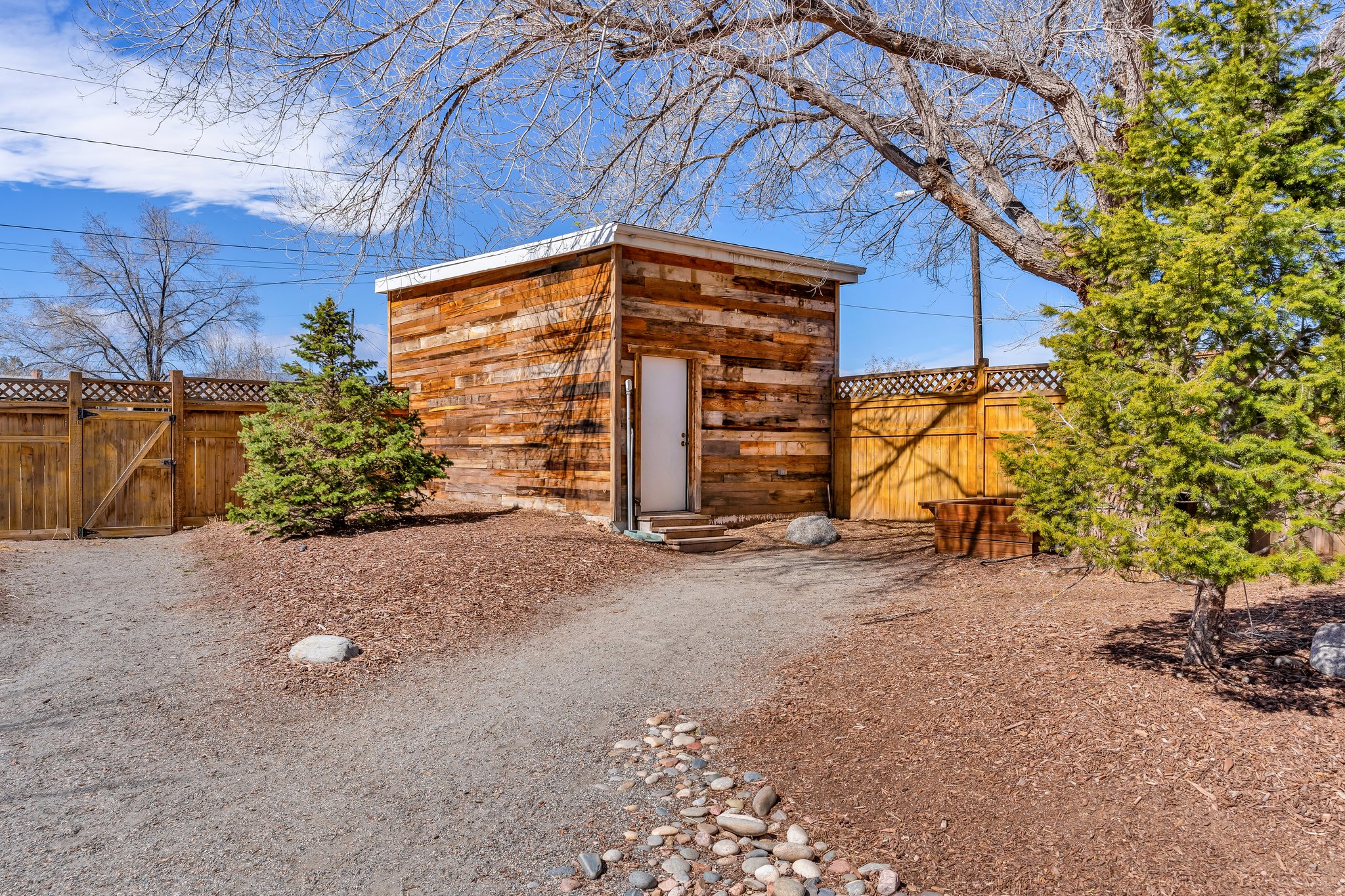 Detached Garage