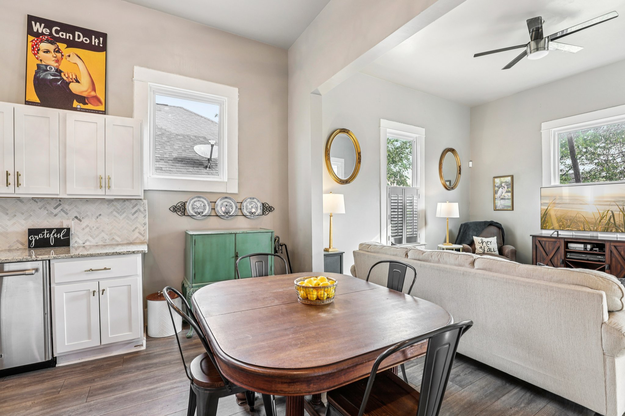 St James St-S2410-023.jpg