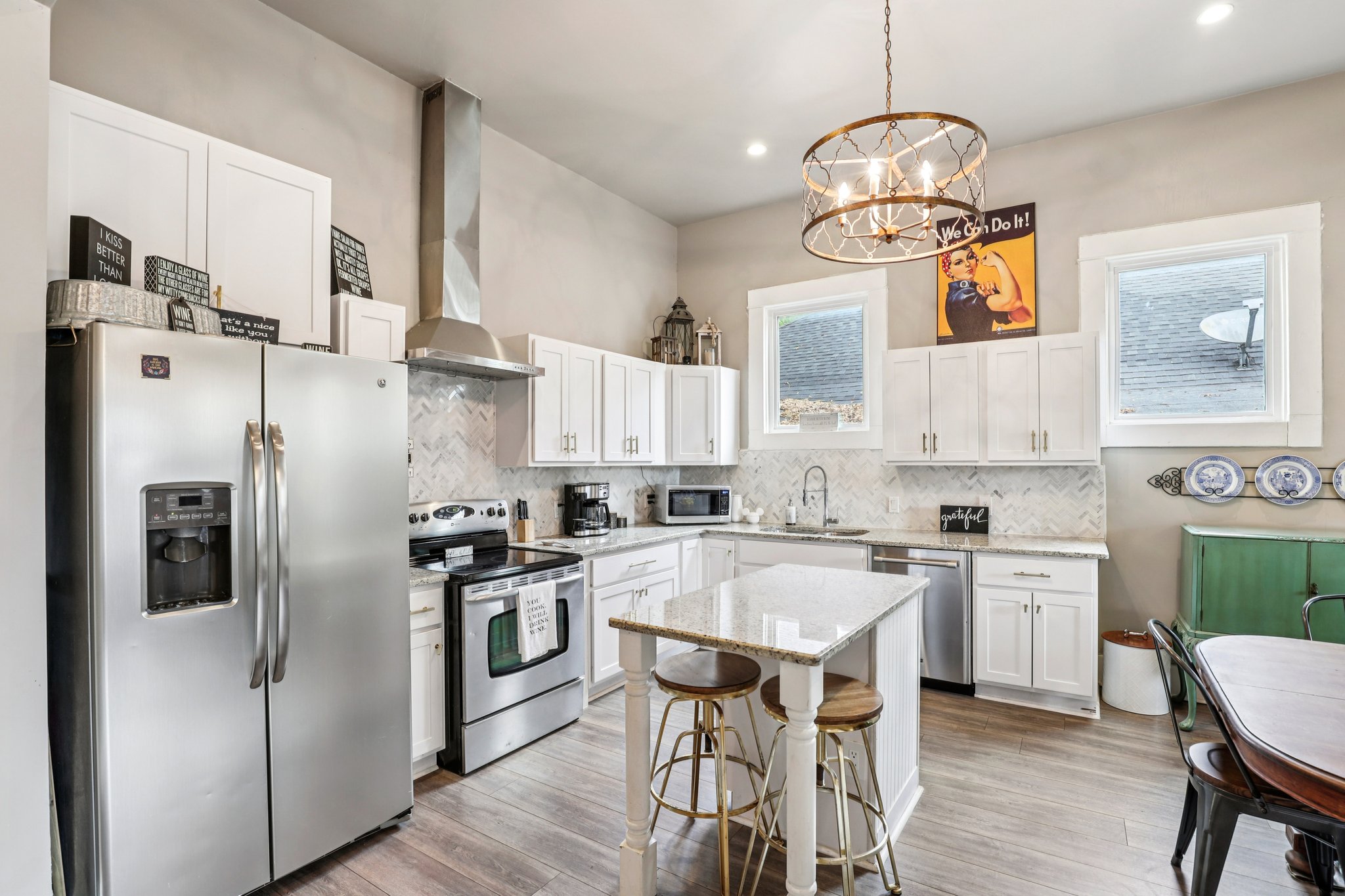 St James St-S2410-029.jpg