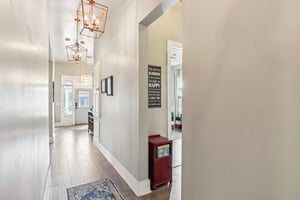 St James St-S2410-016.jpg