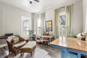 St James St-S2410-044.jpg