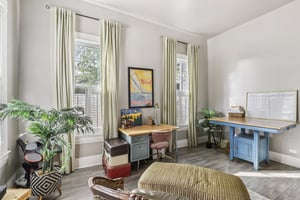 St James St-S2410-045.jpg