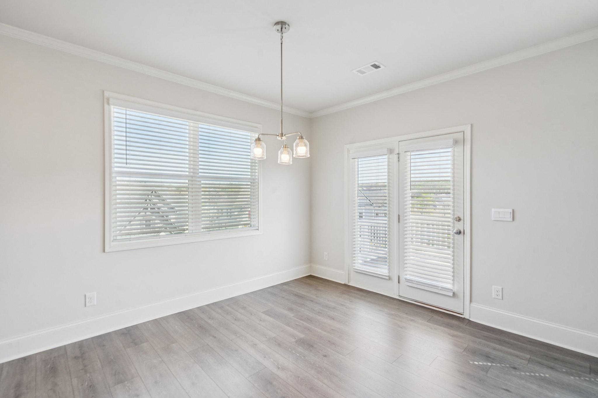 Whitewater Dr-S2803-011.jpg