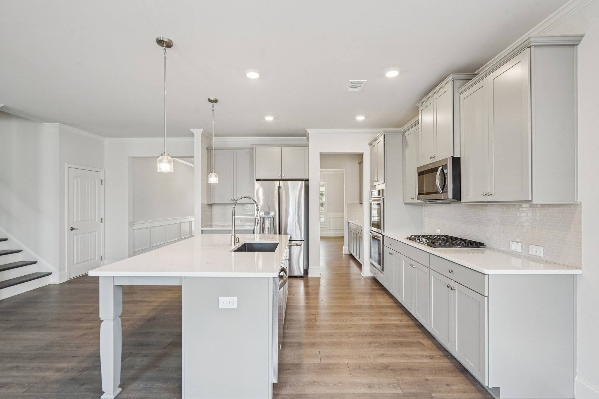 Whitewater Dr-S2803-014.jpg