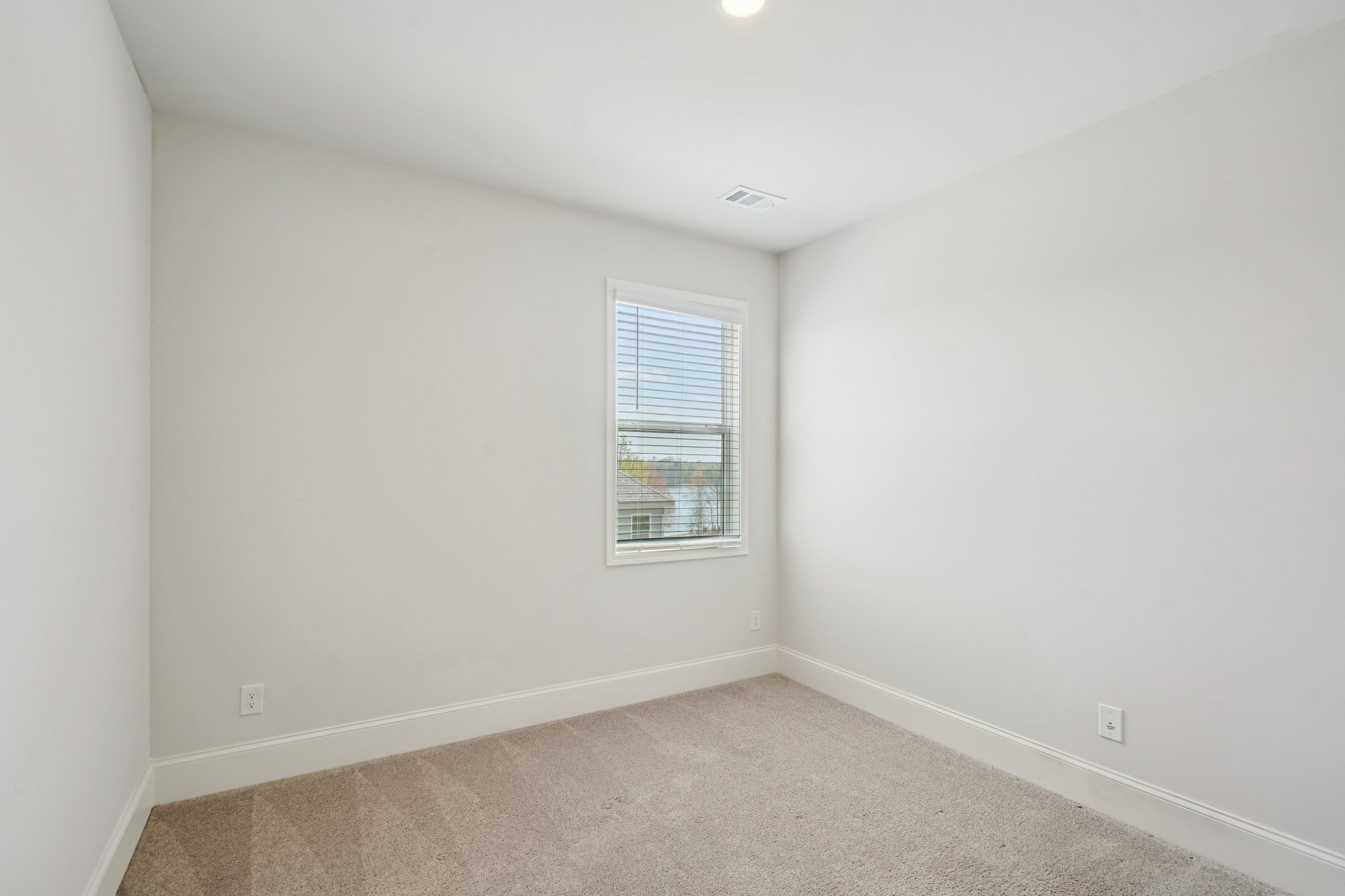 Whitewater Dr-S2803-018.jpg