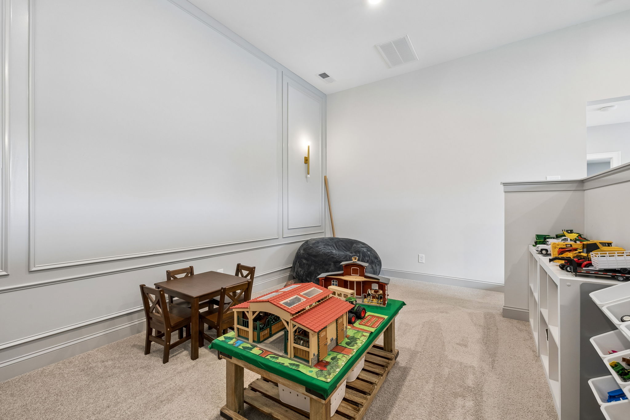  Photo 43