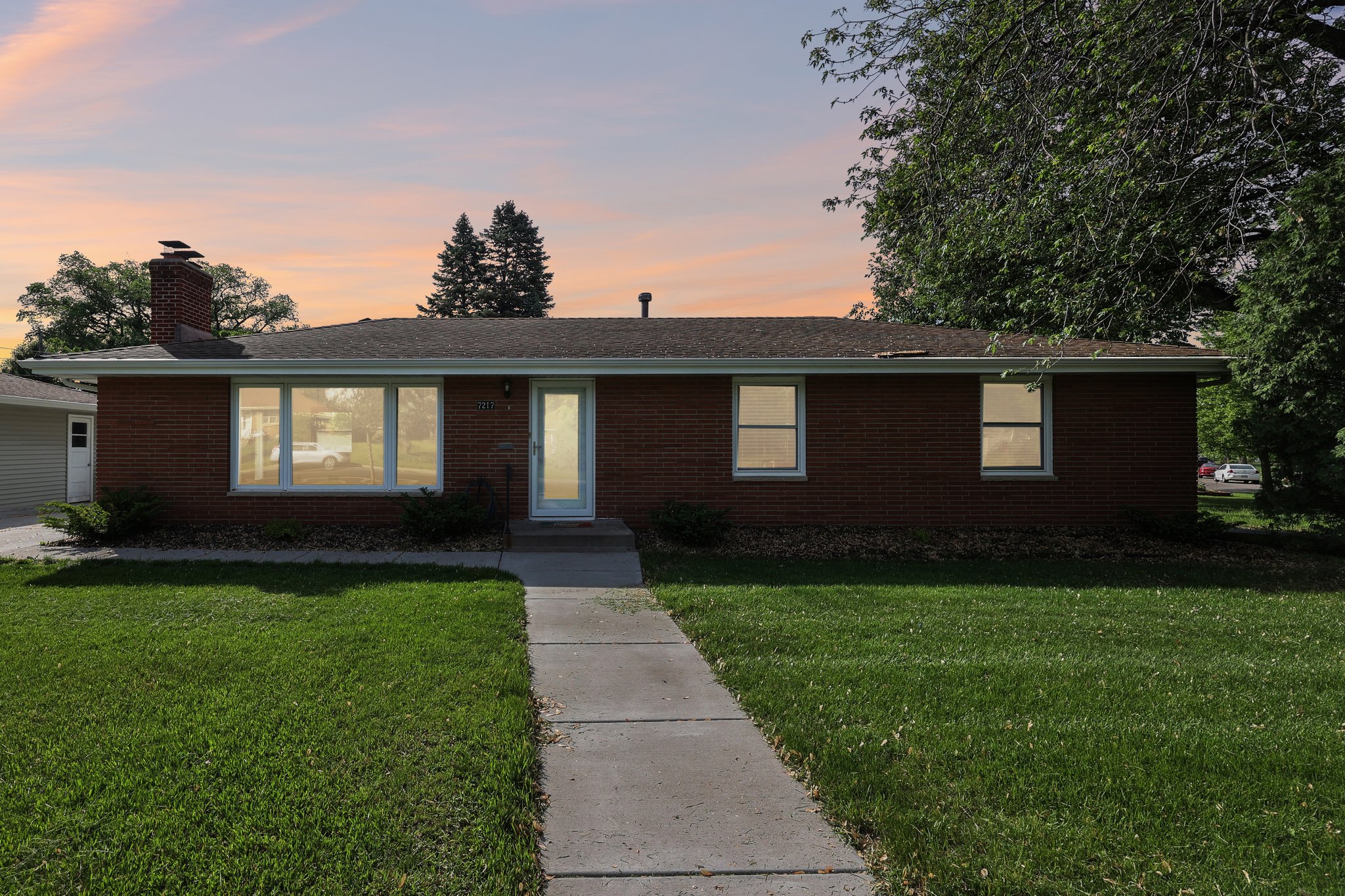 7217 15th Ave S Richfield Twilight VT.jpg