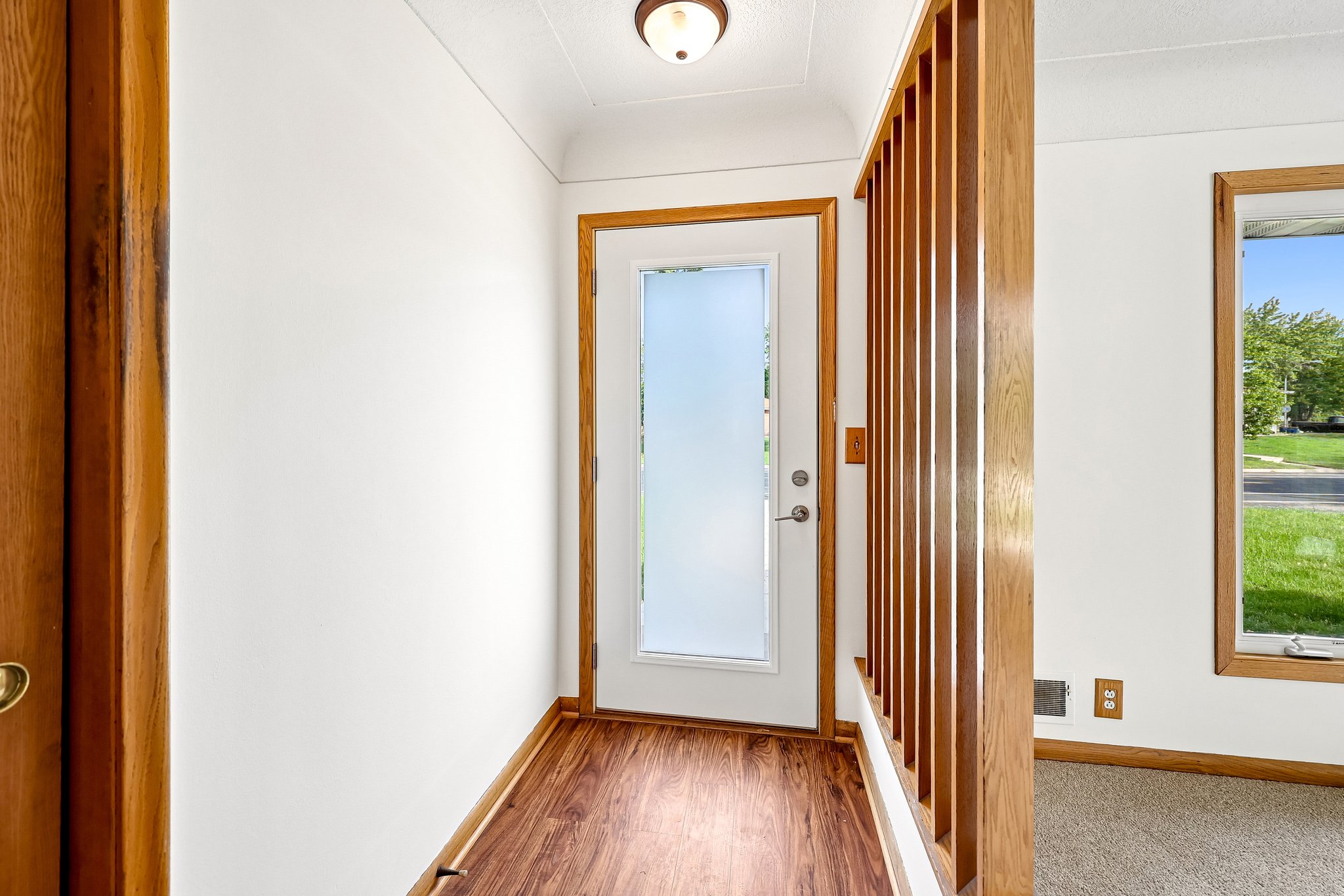 7217 15th Ave S Richfield Entryway 005.jpg