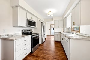 7217 15th Ave S Richfield Kitchen 014.jpg