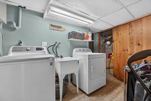  Photo 48