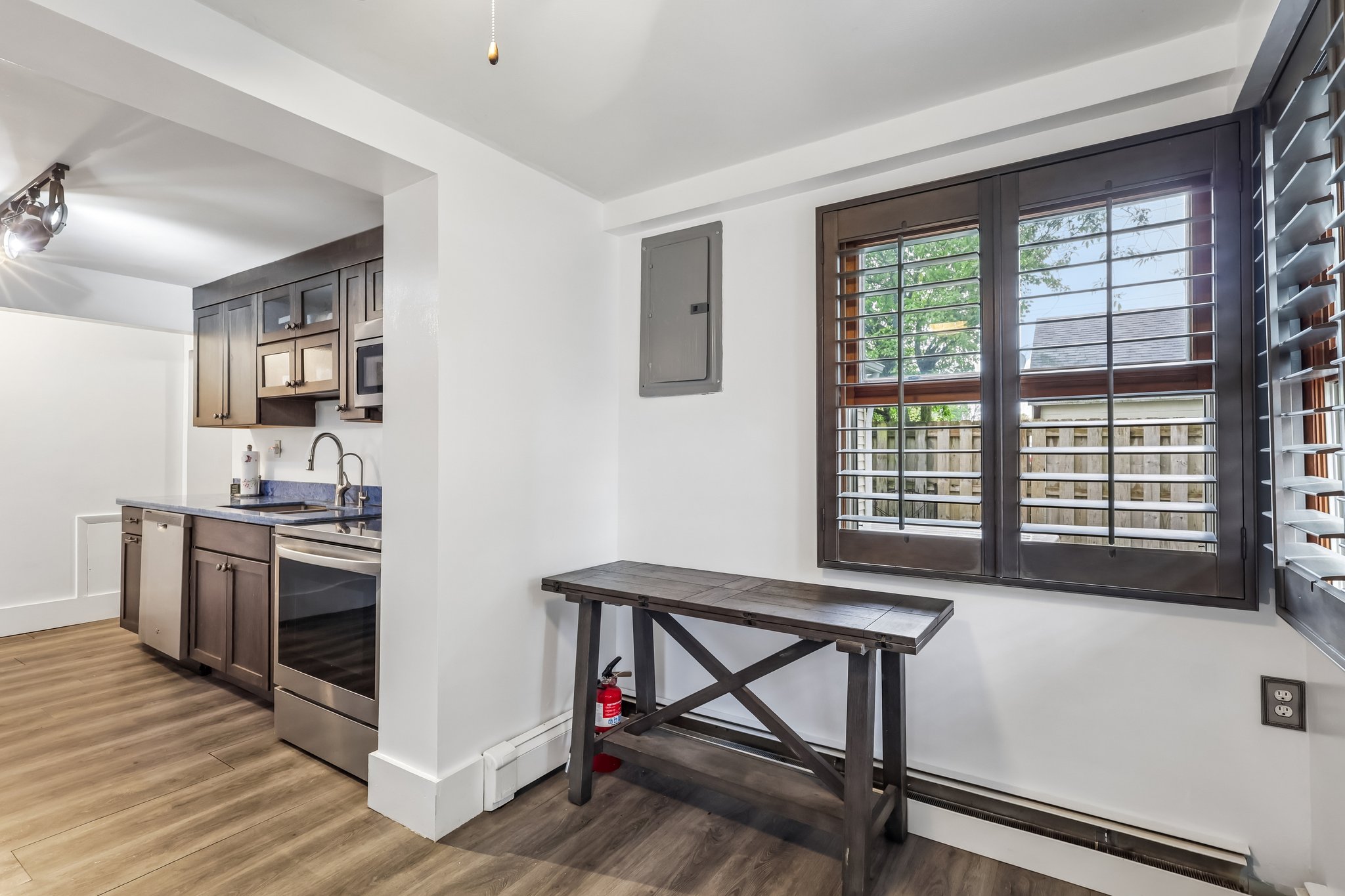 Chestnut Blvd-S3004-009.jpg