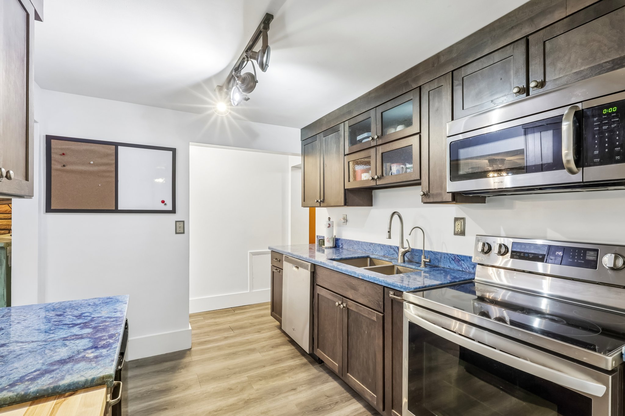 Chestnut Blvd-S3004-015.jpg