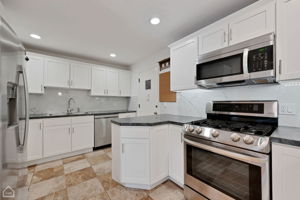 722 Dempster - Unit GG12_008