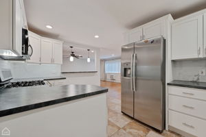 722 Dempster - Unit GG12_009