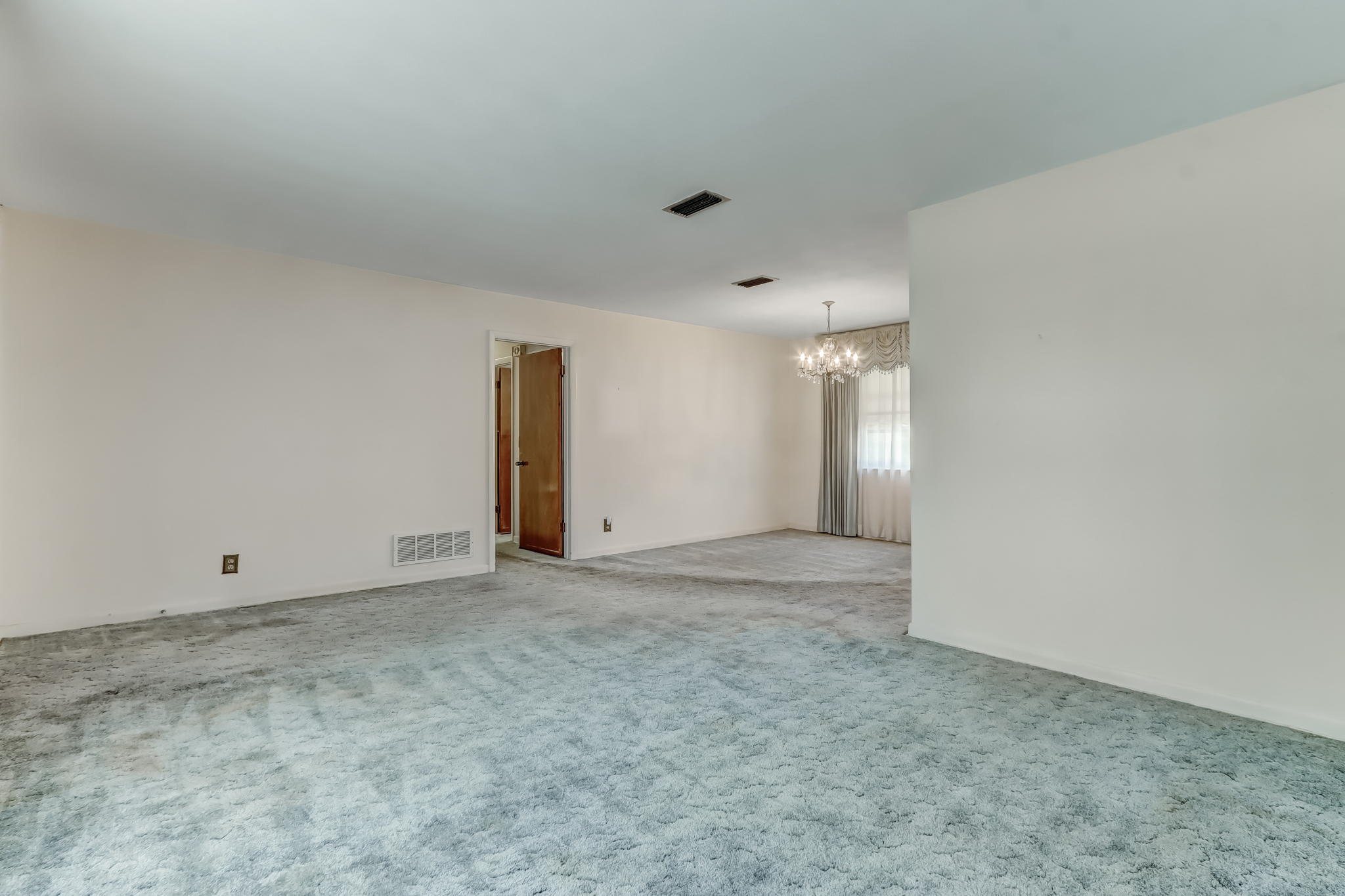 Living Room/Dining Room
