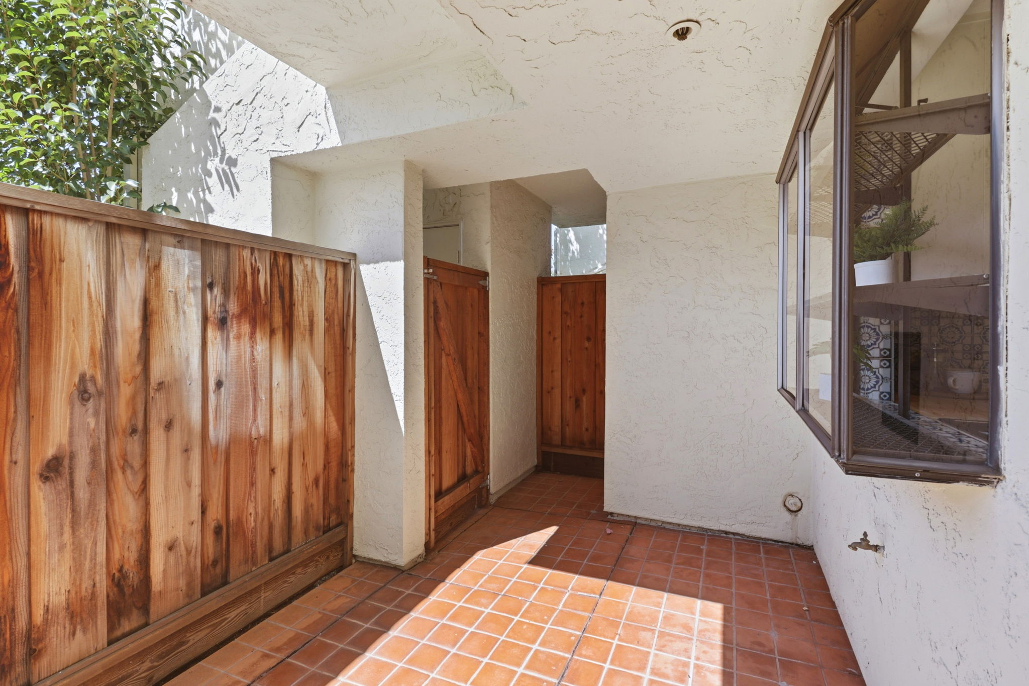 035_F8_722 Ramona St