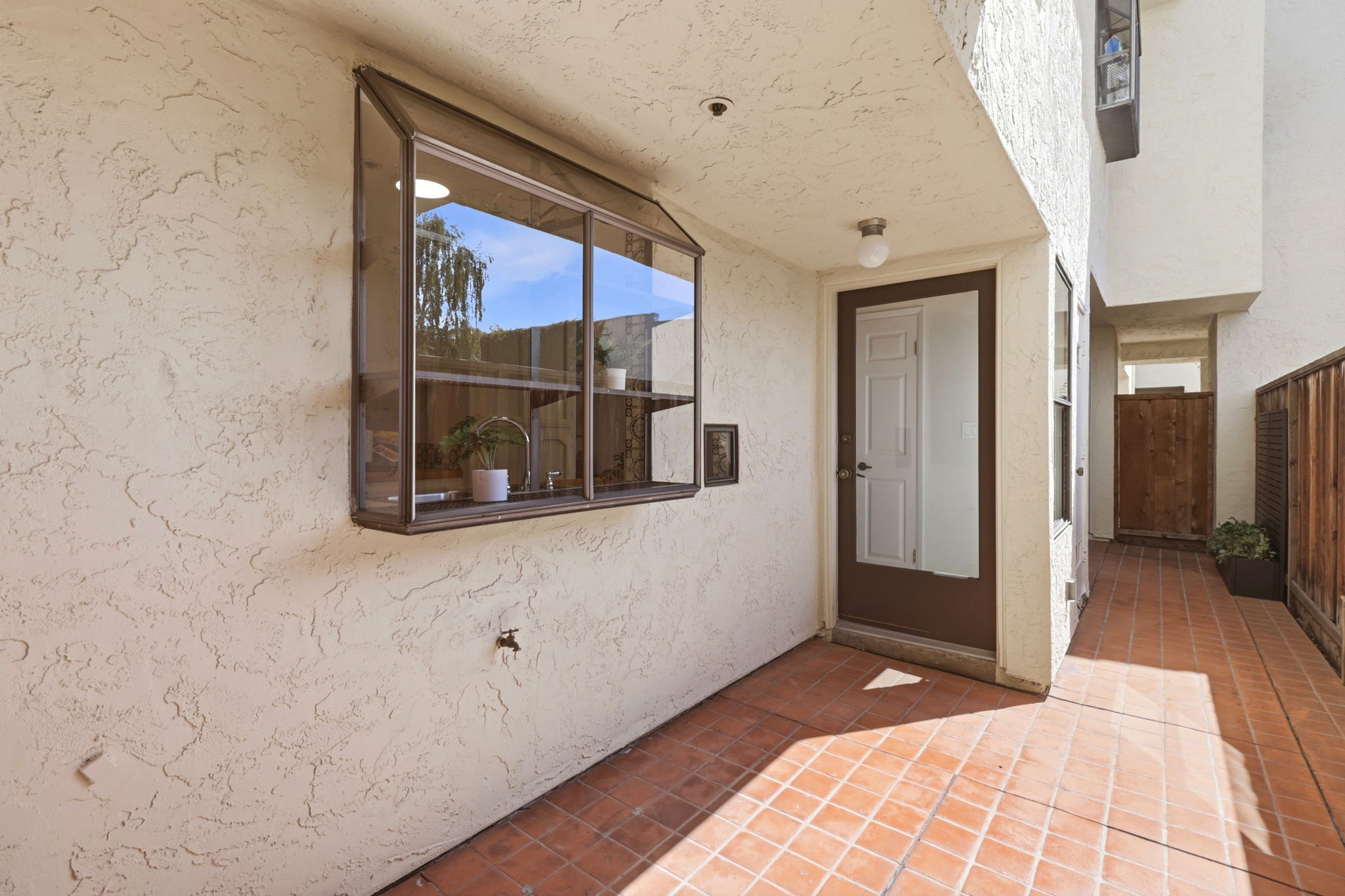 036_F8_722 Ramona St