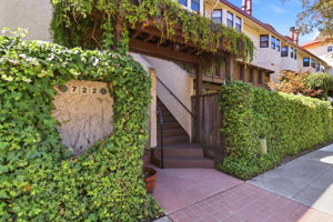 004_F8_722 Ramona St