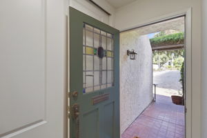 006_F8_722 Ramona St