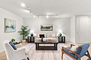 012_F8_722 Ramona St