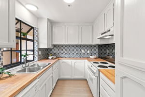 013_F8_722 Ramona St