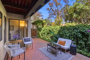 039_F8_722 Ramona St
