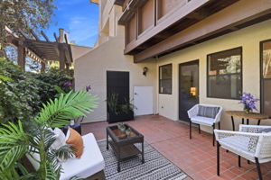 041_F8_722 Ramona St