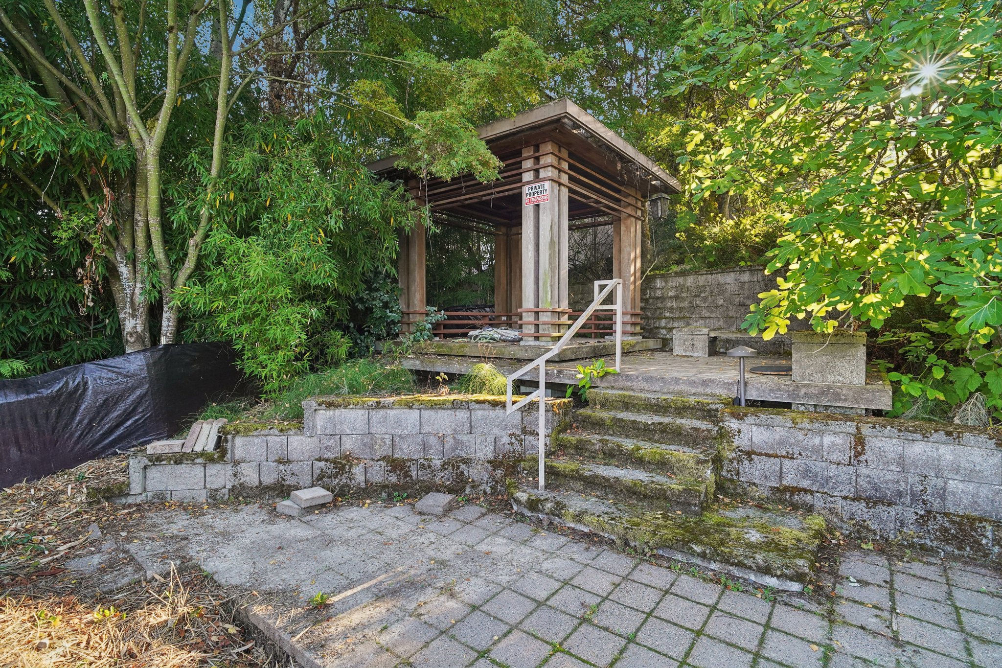 N Mercer Way-S0810-038.jpg