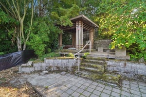 N Mercer Way-S0810-038.jpg