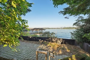 N Mercer Way-S0810-040.jpg