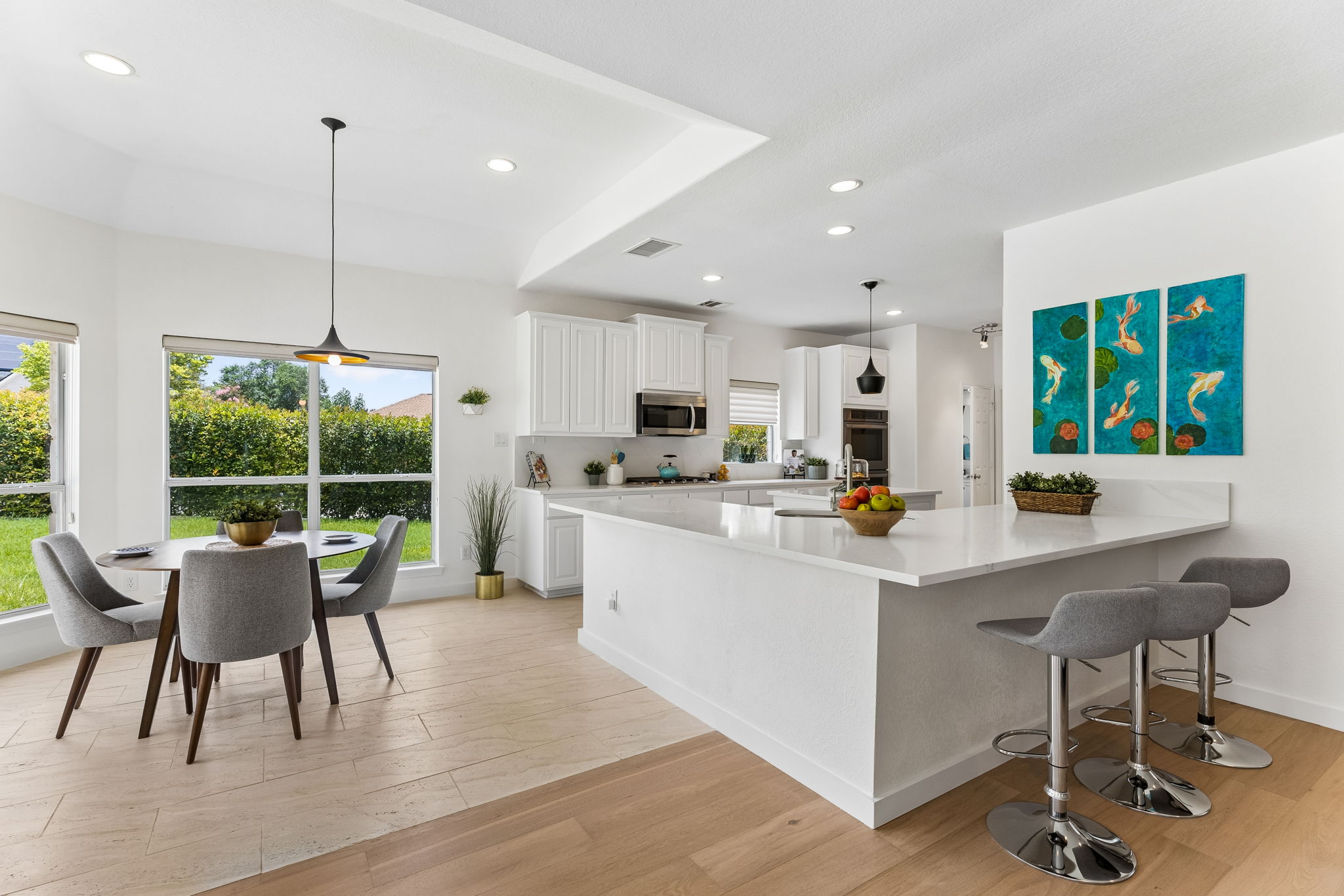 Kitchen and Breakfast Area