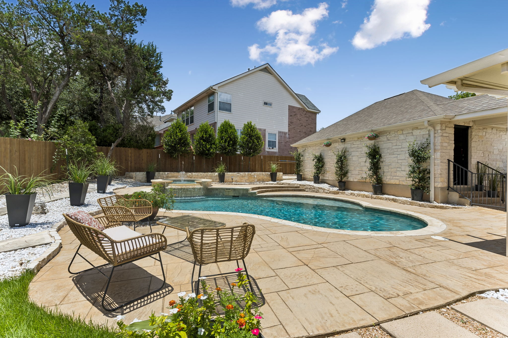 Additional Pool Seating