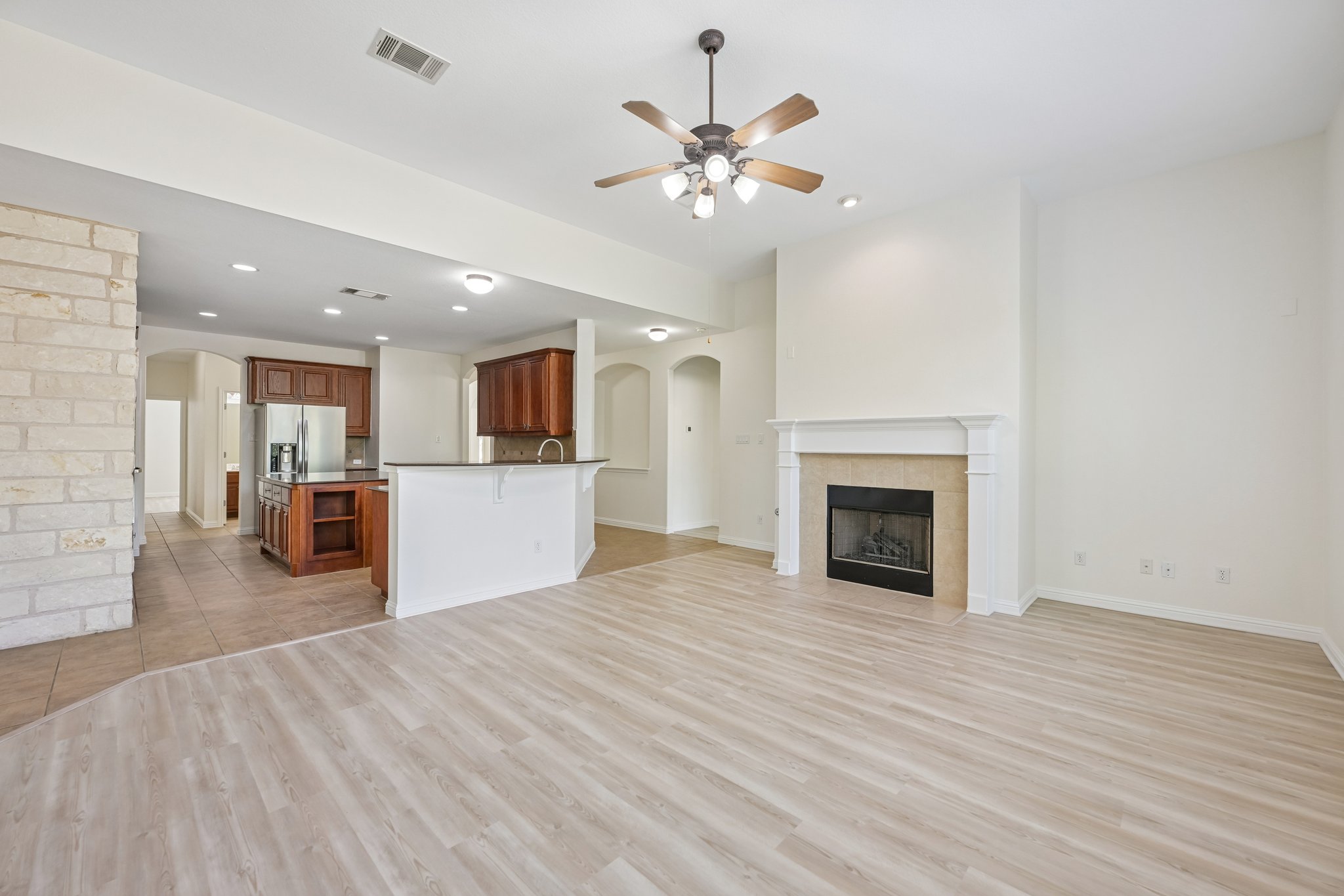 Tanaqua Ln-S0707-009.jpg