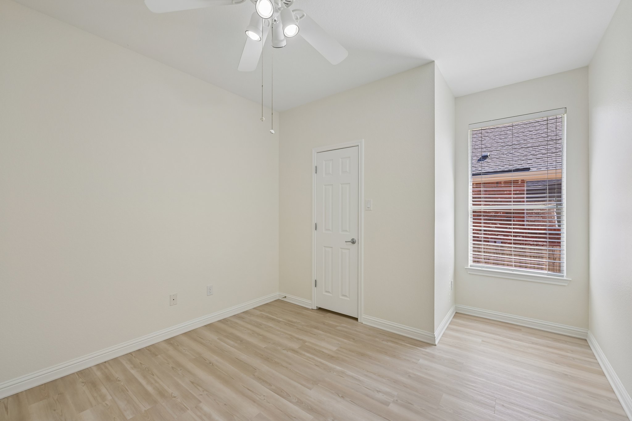 Tanaqua Ln-S0707-034.jpg