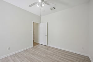 Tanaqua Ln-S0707-035.jpg