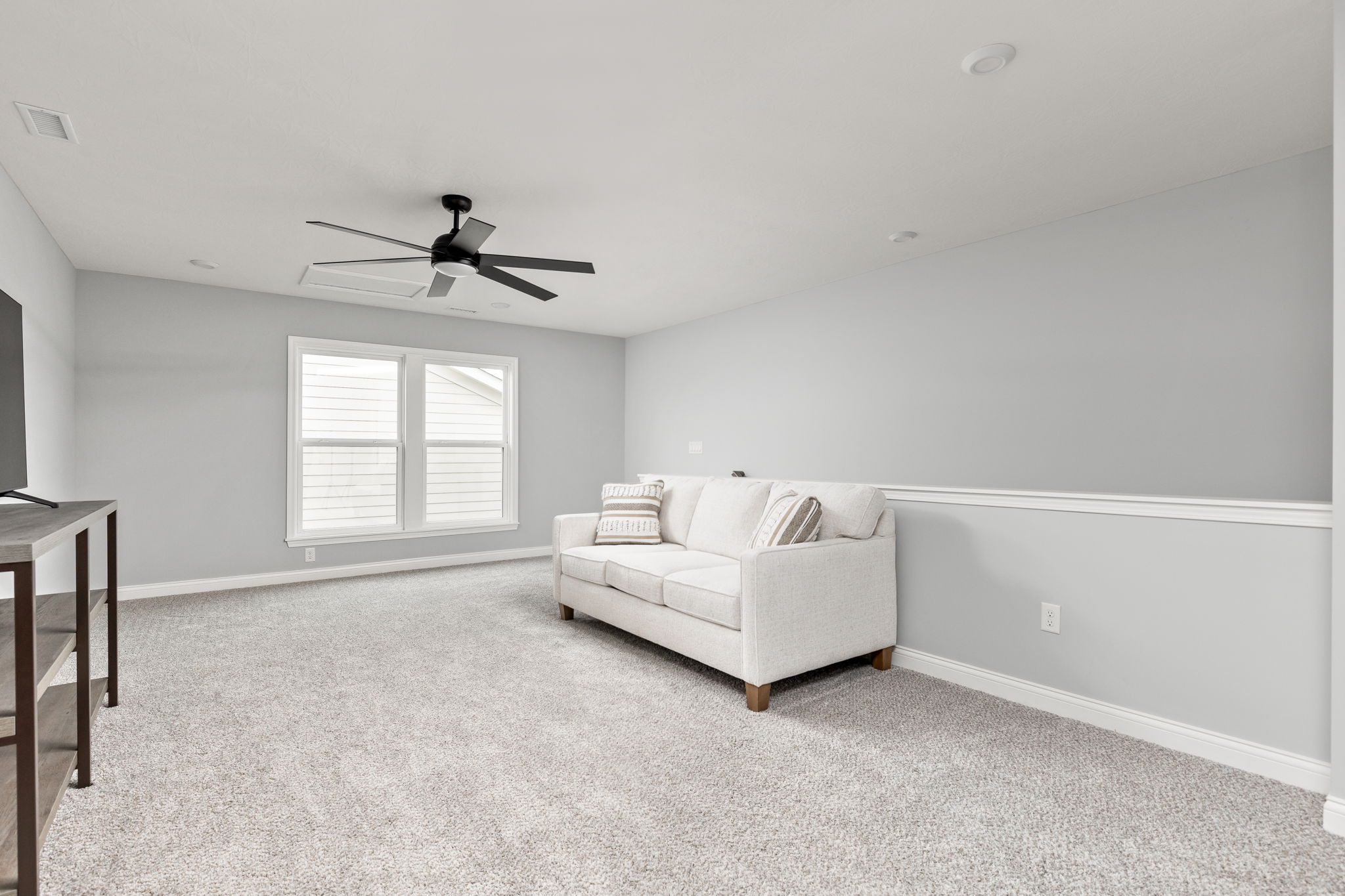 Loft / 2ndary Family Room