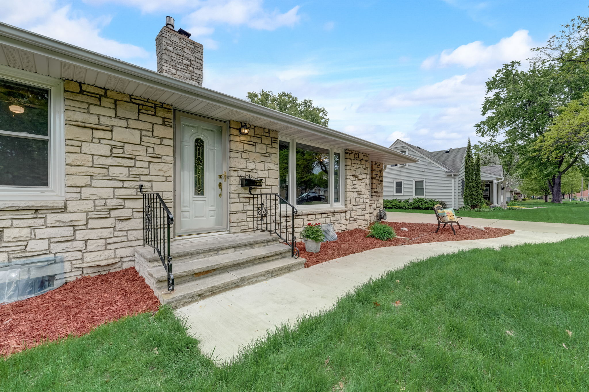 Morgan Ave S-005
