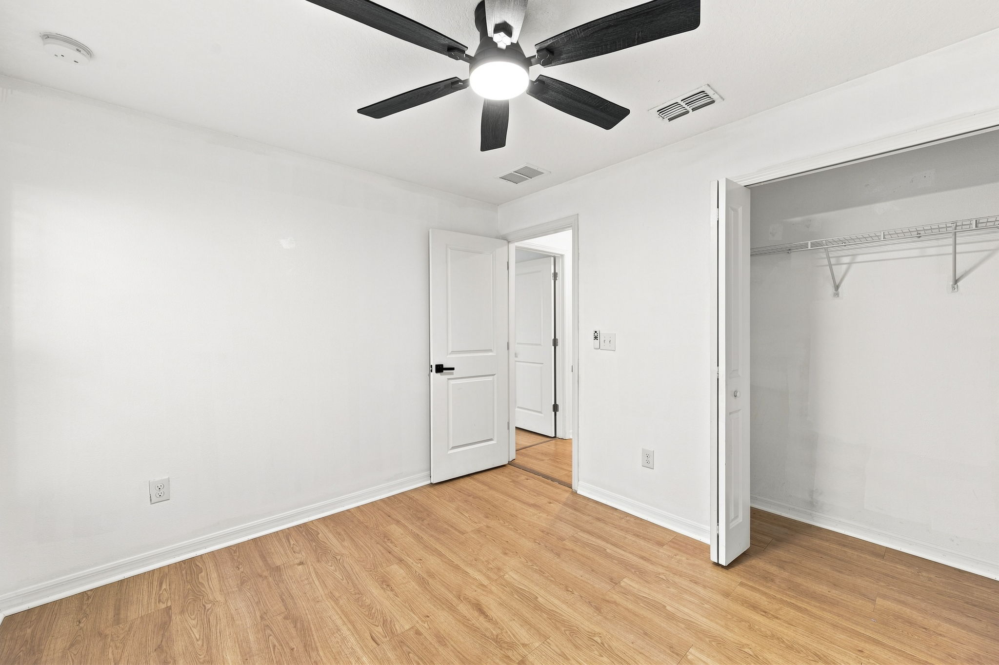 Interiors (32)